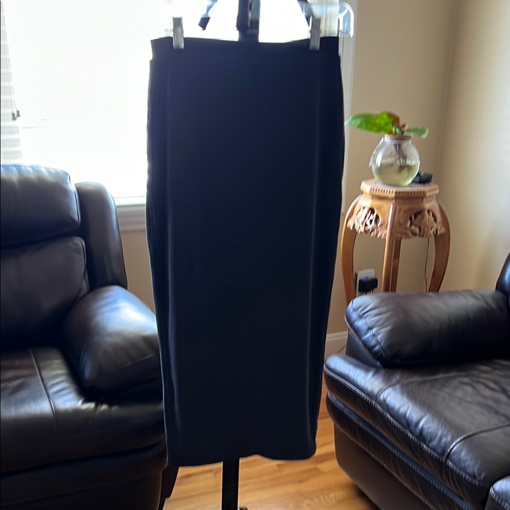 Lululemon Elegant Black Midi Women's Skirt